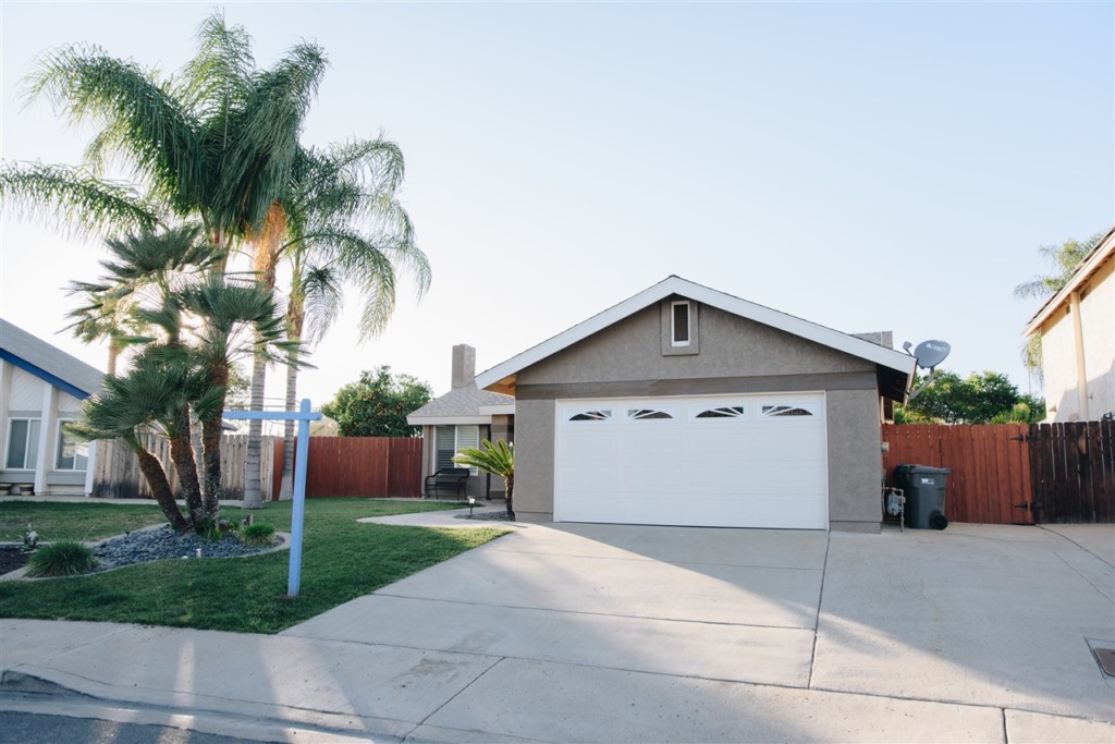 9844 Bend, Santee, CA 92071