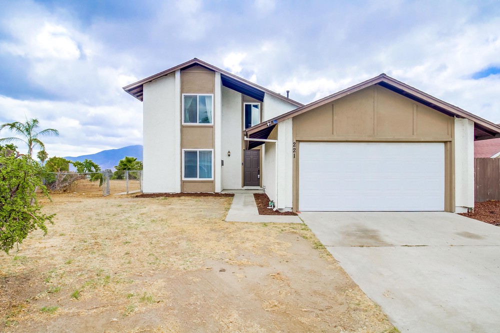 221 Charise Ct, Spring Valley, CA 91977